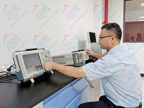 �o��늃x��У�ʈDƬ