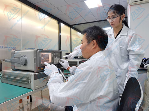 ��W�x��У�ʈDƬ