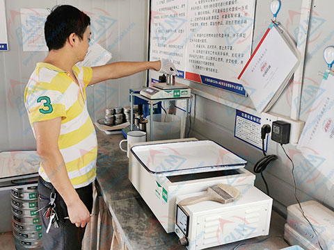 �������̃x���z���DƬ